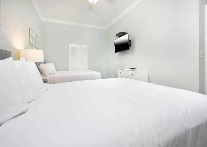 Phoenix 702 Apartment *